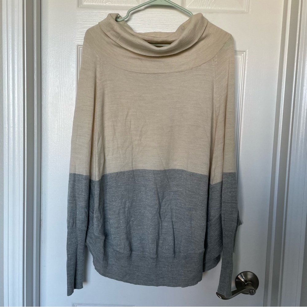 Smartwool Nokoni Dolman Sleeve Style Poncho Cream & Shimmer Gray